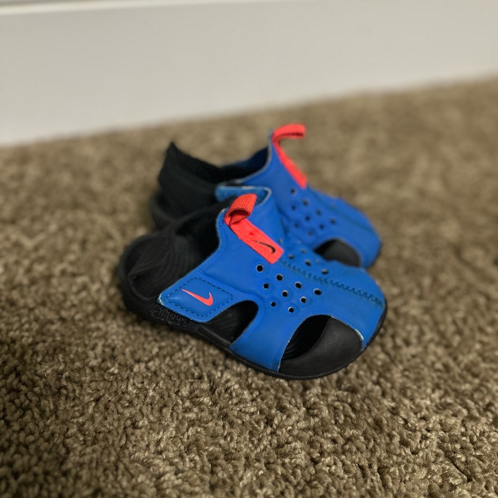 Nike Kids Blue and Black Sandals with Red Accents